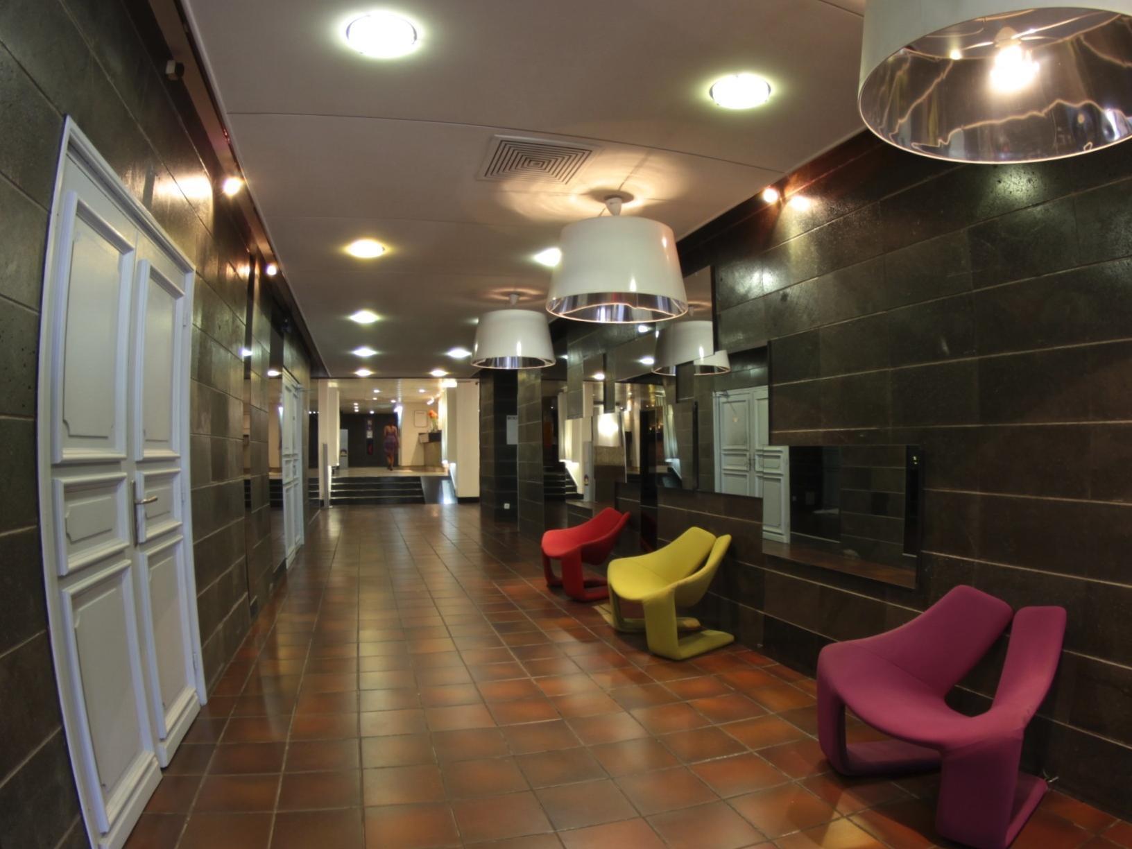 Hotel Le Saint Denis Bagian luar foto