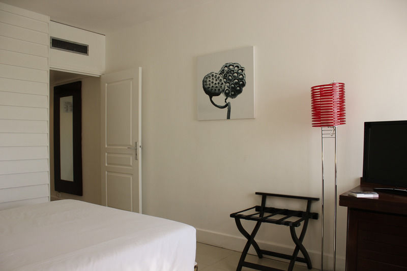 Hotel Le Saint Denis Bagian luar foto