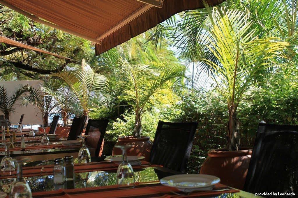 Hotel Le Saint Denis Bagian luar foto