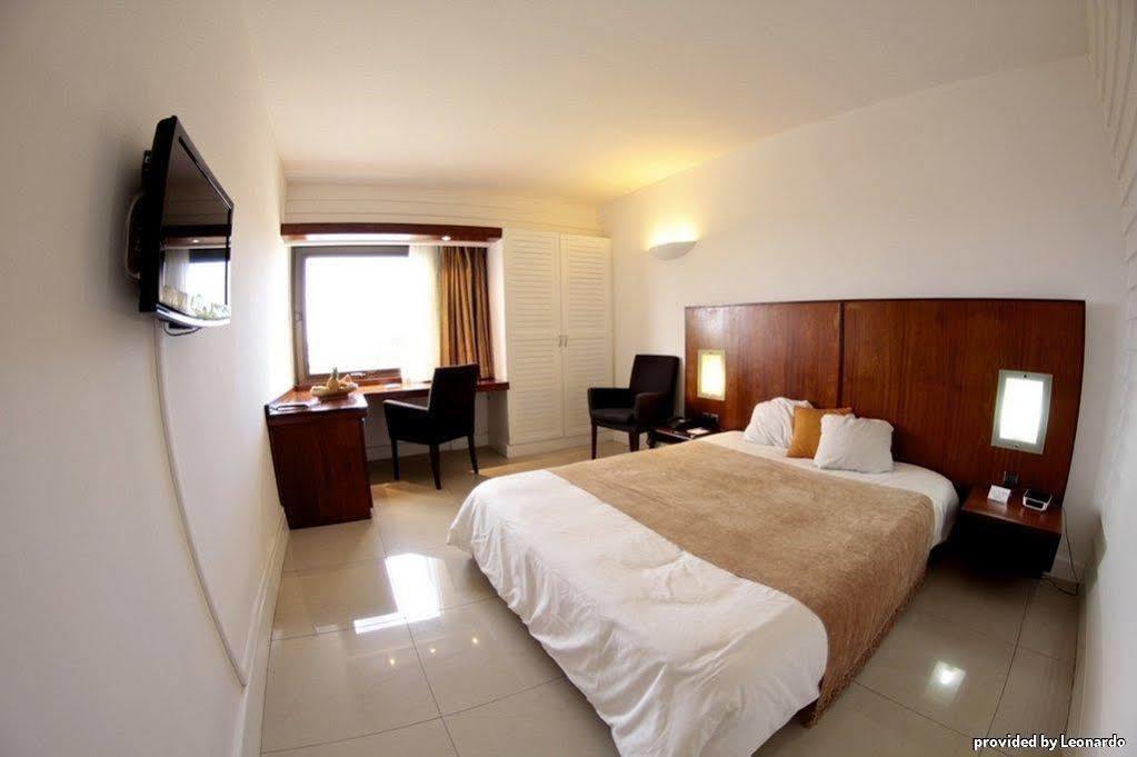 Hotel Le Saint Denis Bagian luar foto