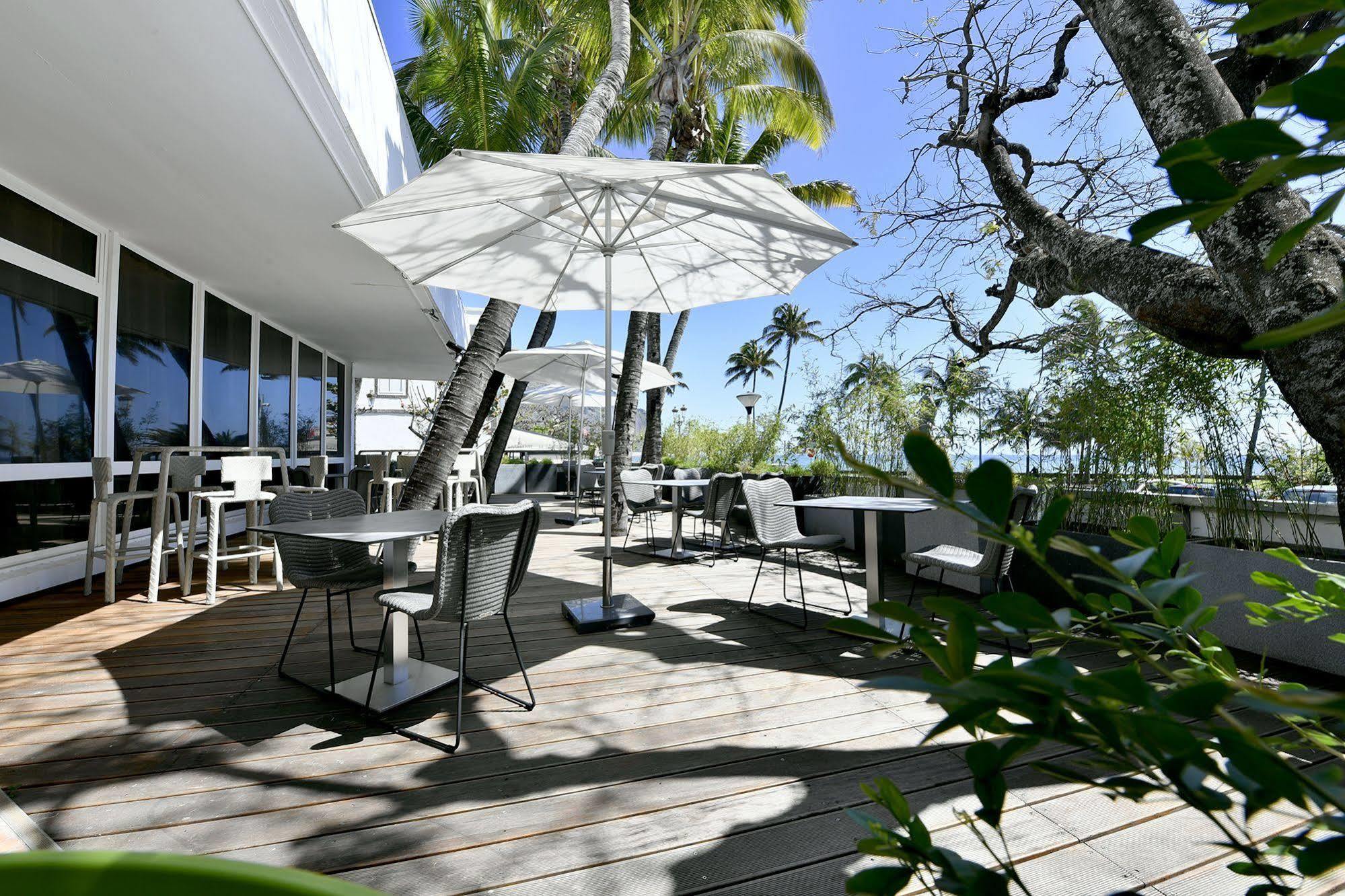 Hotel Le Saint Denis Bagian luar foto