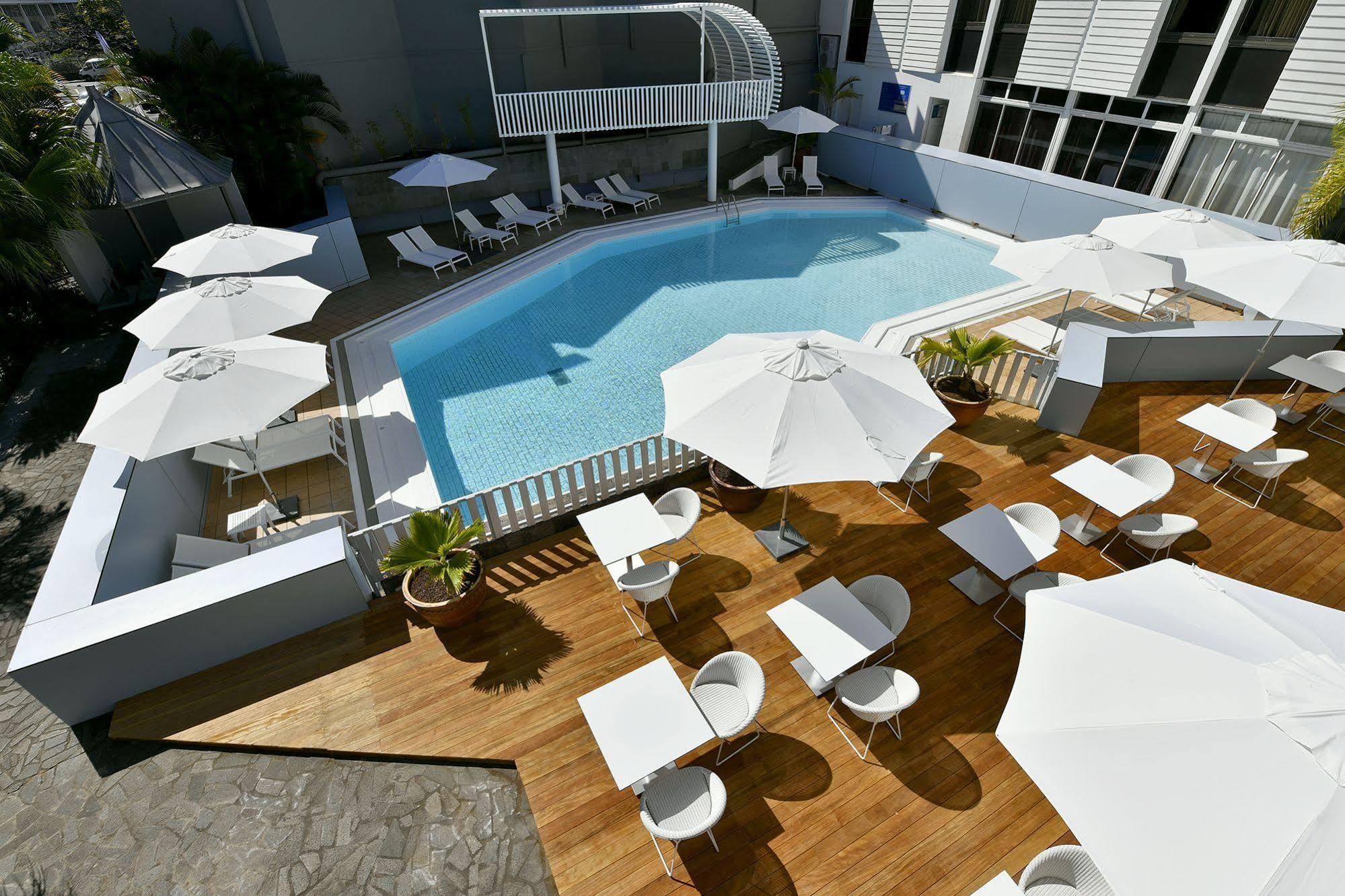 Hotel Le Saint Denis Bagian luar foto