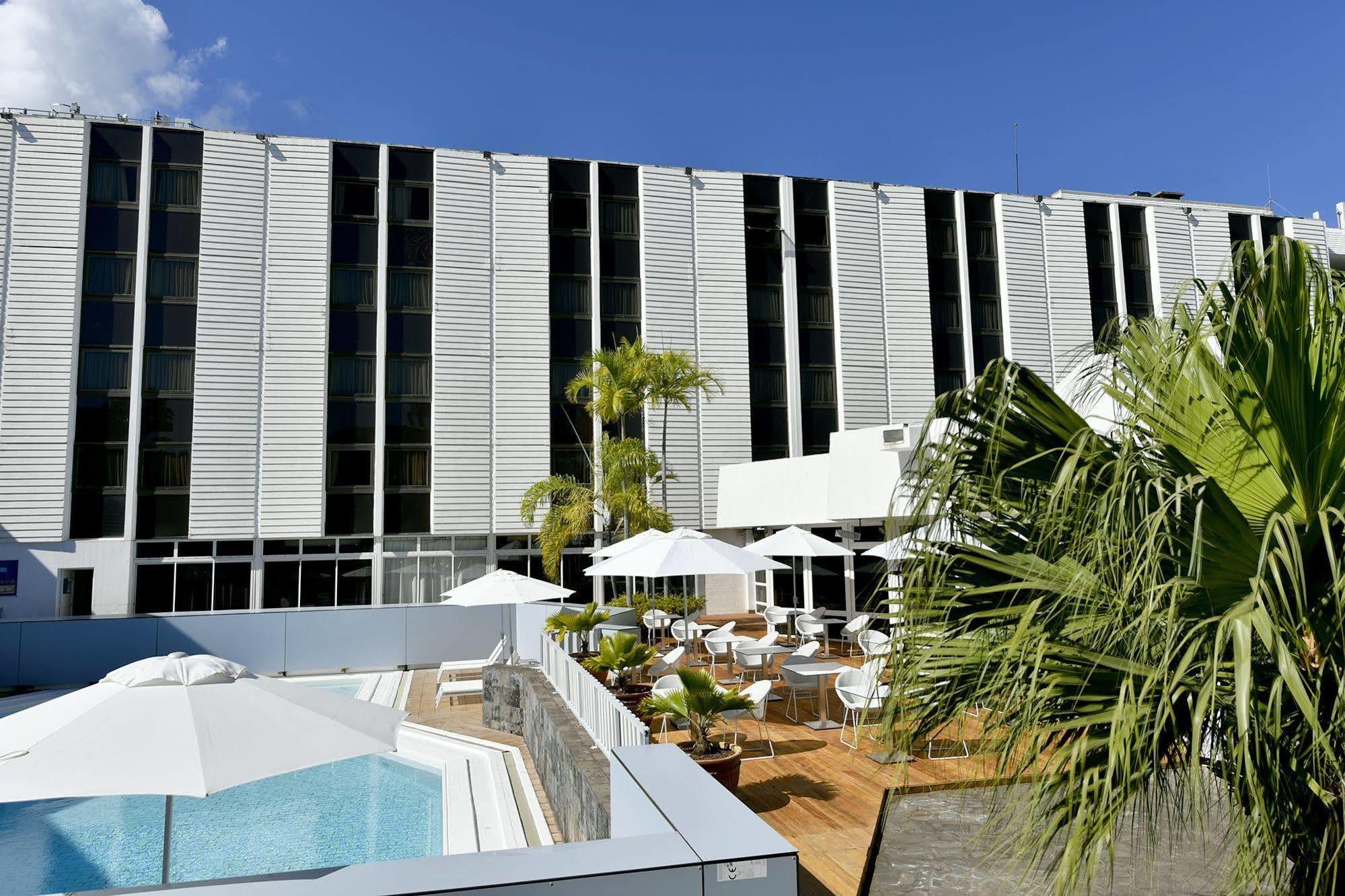 Hotel Le Saint Denis Bagian luar foto