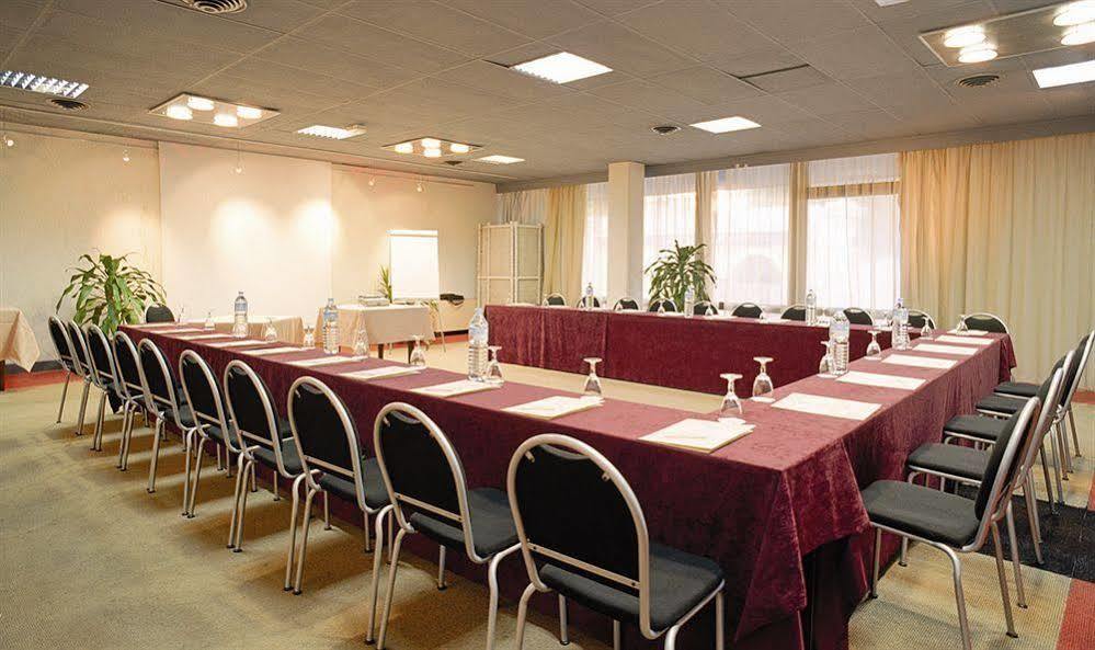 Hotel Le Saint Denis Bagian luar foto