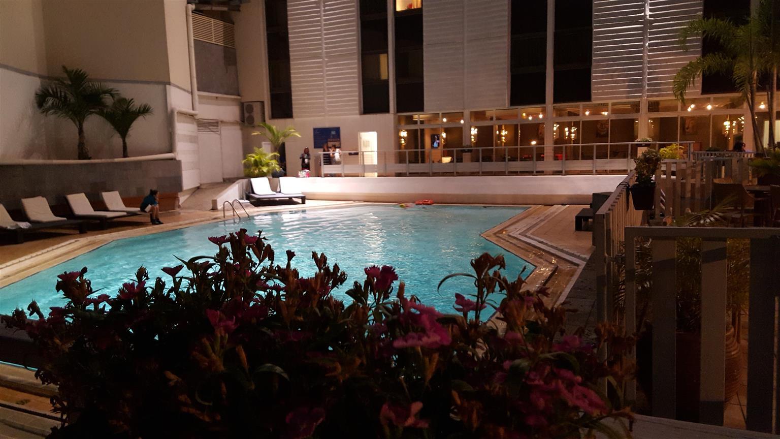 Hotel Le Saint Denis Bagian luar foto