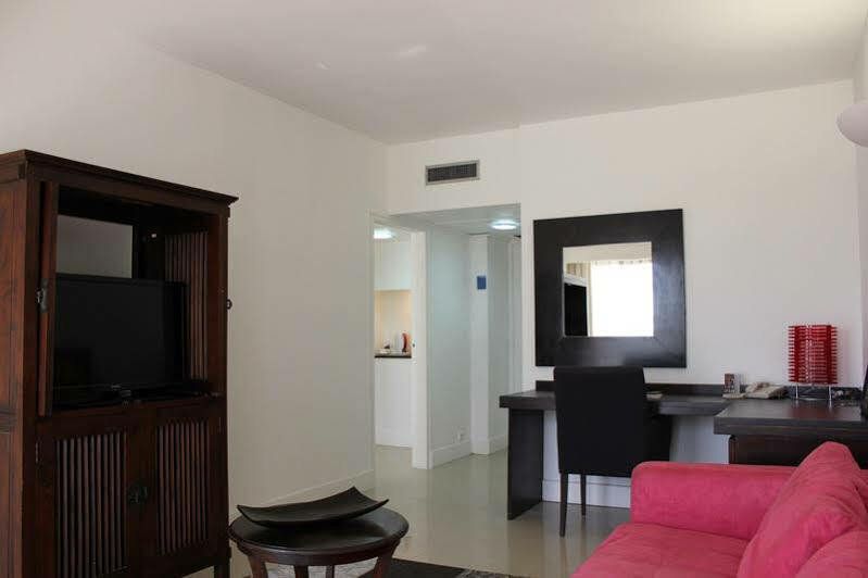 Hotel Le Saint Denis Bagian luar foto