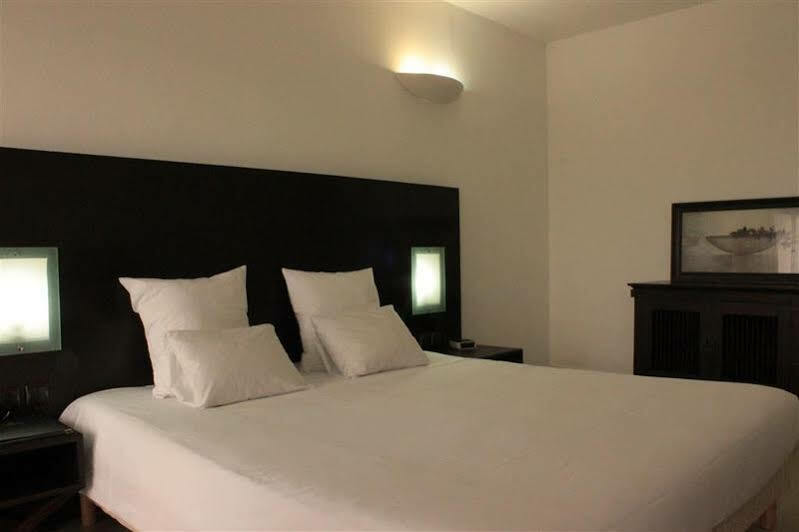 Hotel Le Saint Denis Bagian luar foto